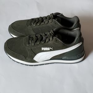 Puma Sneakers